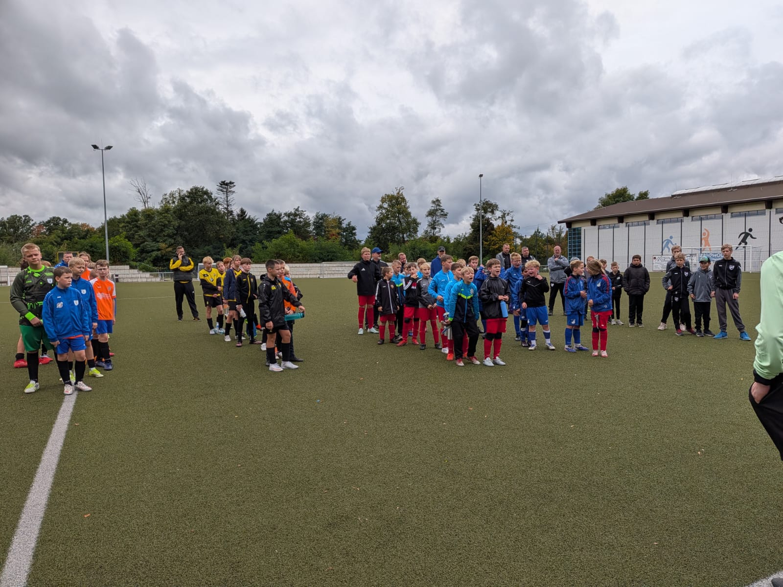 Featured image for “Spannender und erfolgreicher Fußballsamstag für unsere D- und E-Junioren”